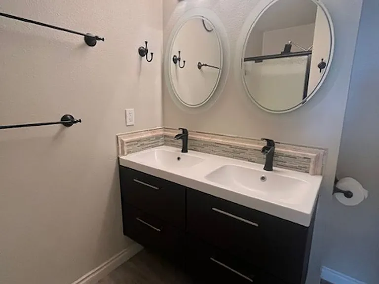 1060 SW View Crest Dr — Photo 14