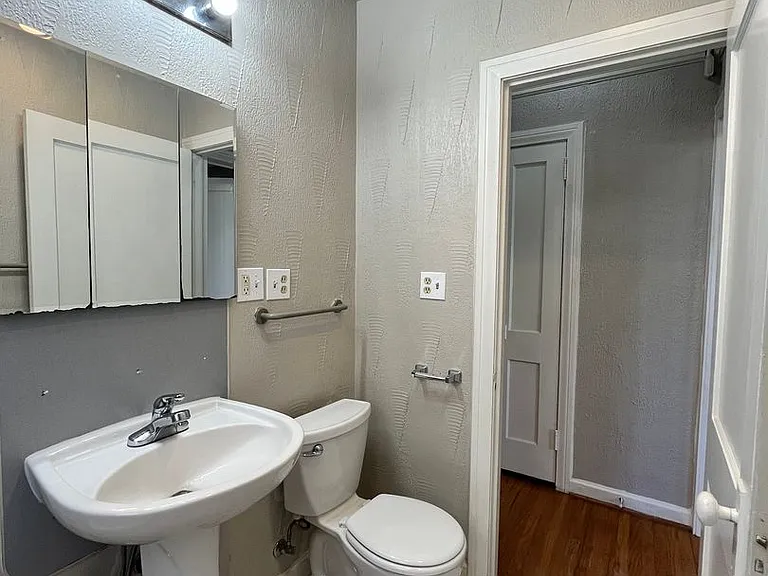 Castle Manor by Star Metro — Photo 38
