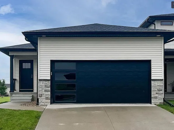 1122 Loren Dr, Cedar Falls, IA 50613