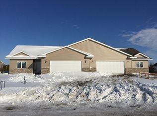 752 Escalade Ln SE, Owatonna, MN 55060