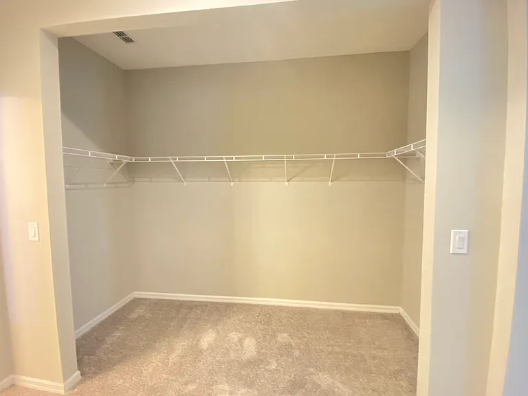 698 Bay Bridge Cir — Photo 36