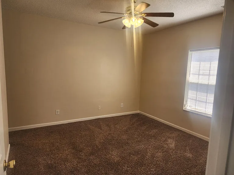 150 Wexford Dr #204 — Photo 25