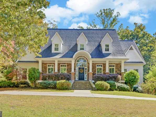 715 Cross Creek Dr, Toccoa, GA 30577