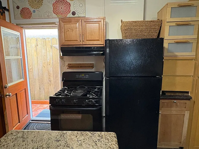 1429 Hornblend St #C — Photo 15