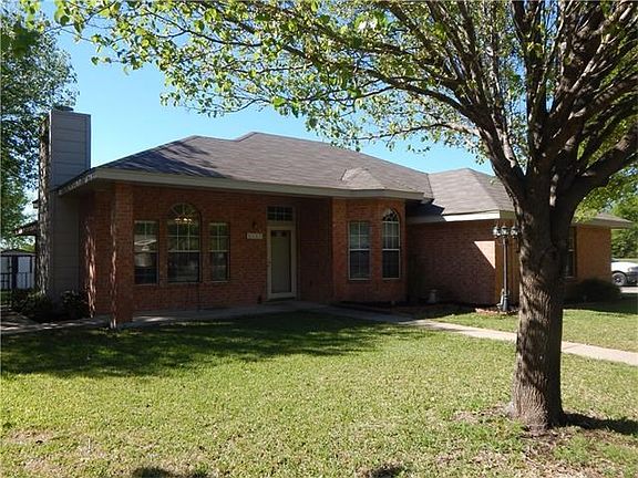 2nd image of 2107 Pinelawn Dr