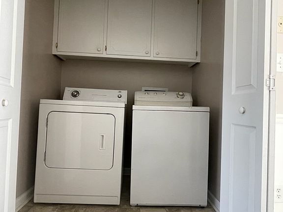 5th image of 2136 Flagstone Ct APT I9