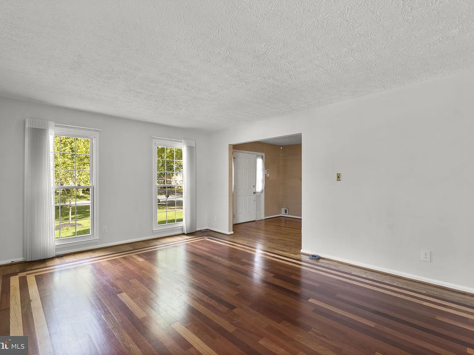 5 bed, 3.5 bath, 3212 sqft, $3,800 — Photo 4