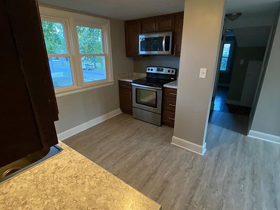 4th image of 720 Woodland Dr