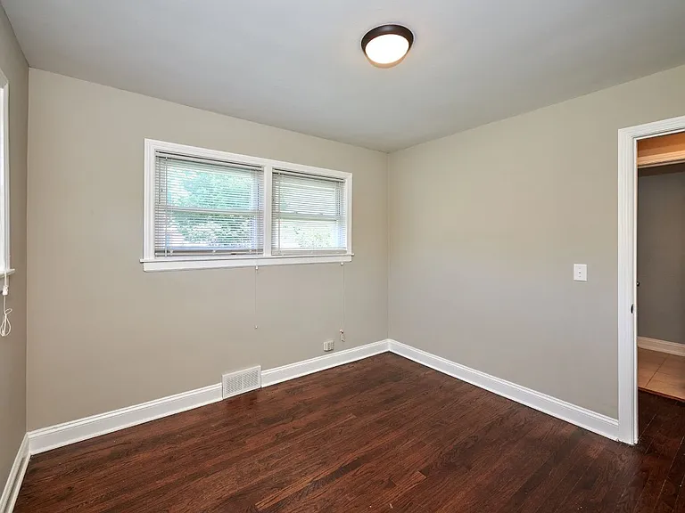 7810 E Prairie Rd — Photo 11