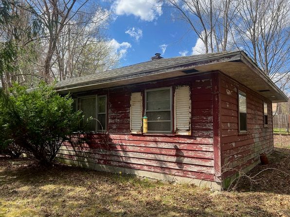 14 Deer Pond Dr, Leicester, MA 01524