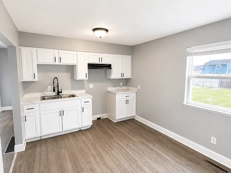 1386 Faber Ave — Photo 5