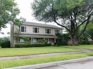 2718 Riviera Dr, Garland, TX 75040