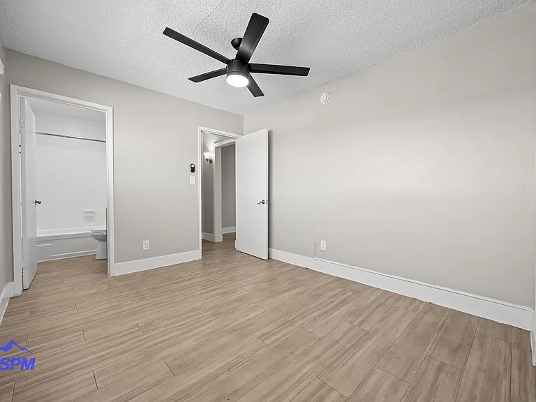 Willow Glen Apartments — Photo 15
