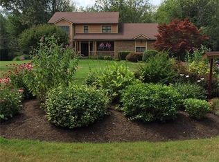 3 Mill Pond Ln, Rochester, NY 14626