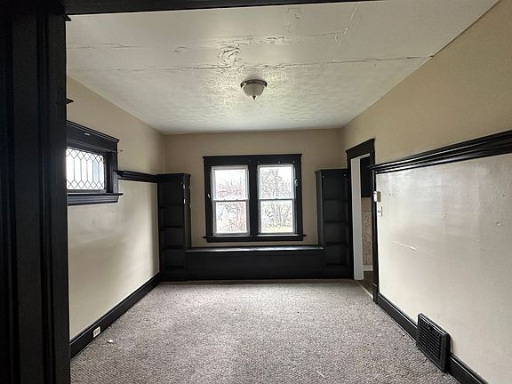 4th image of 13506 Beachwood Ave