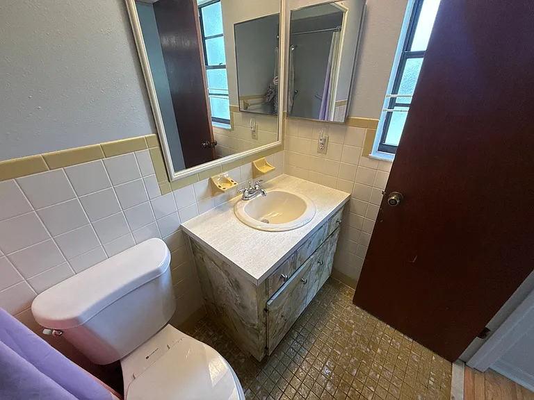 8215 W Cecil Ln — Photo 16