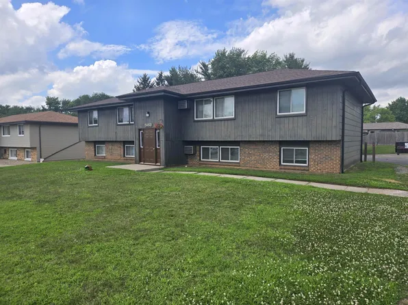 5182 Seaton Hall Dr, Machesney Park, IL 61115