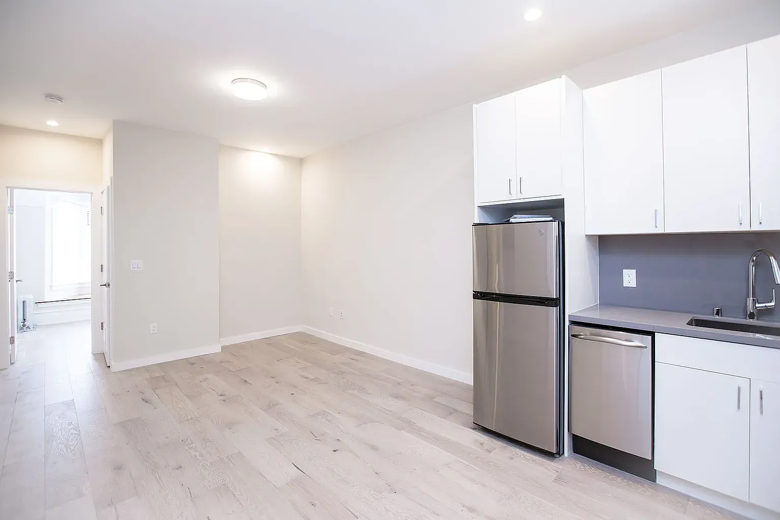 1 bed, $3,995 — Photo 4