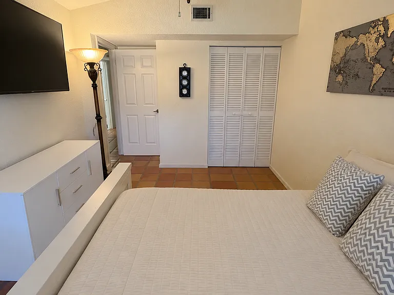 Guest bedroom 2