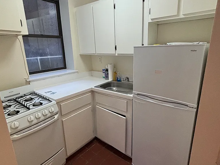 336 E 95th St #3A — Photo 6
