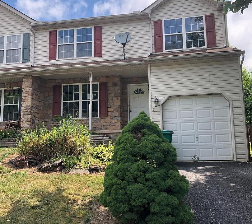 1st image of 300 Shirley Ln