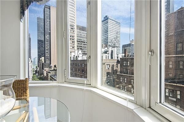 1st image of 145 E 48th St APT 17E