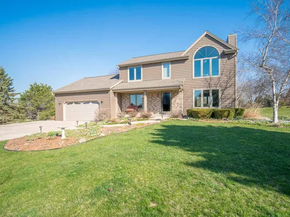 101 Daniel DRIVE, North Prairie, WI 53153