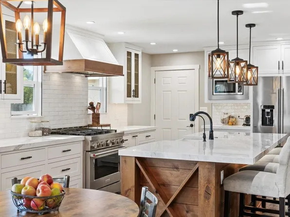 215 Fleming Way, Santa Rosa, CA 95407