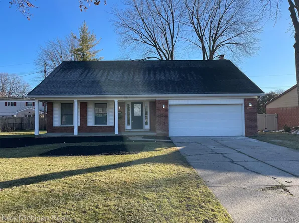 4444 Lancashire Ct, Troy, MI 48085