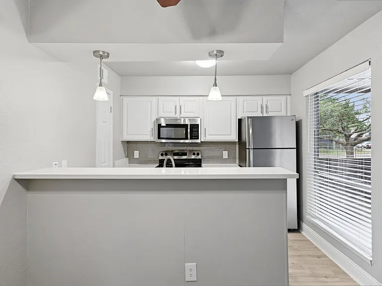 Avondale Parc @ Bellmar — Photo 17