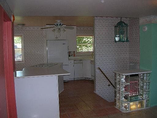 3rd image of 9132 Knight Ave