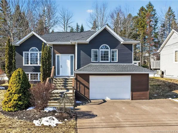 721 Centrale St, Dieppe, NB E1A 6L9