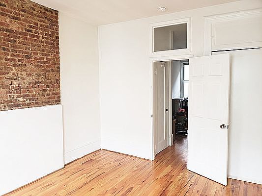 5th image of 372 Harman St APT 3L