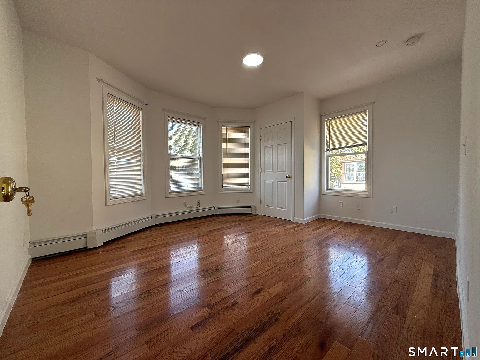 2 bed, 1.0 bath, 1008 sqft, $2,000 — Photo 4