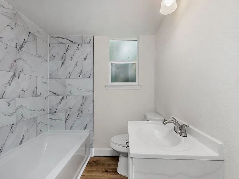 211 Broadmoor Ln — Photo 10
