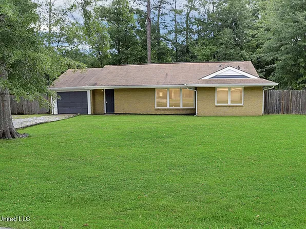 1910 Daniels Rd, Picayune, MS 39466