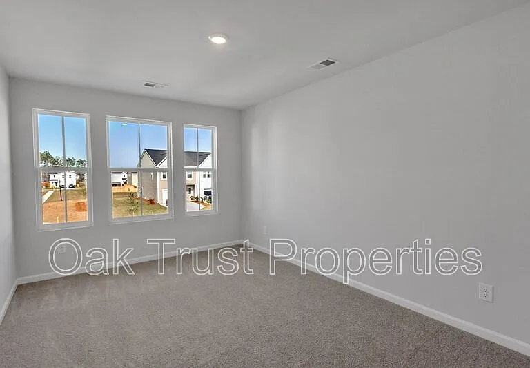 726 Ridgley Dr — Photo 22