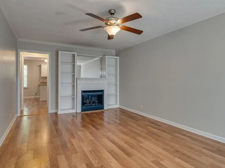 3001 Hamilton Church Rd #403 — Photo 5