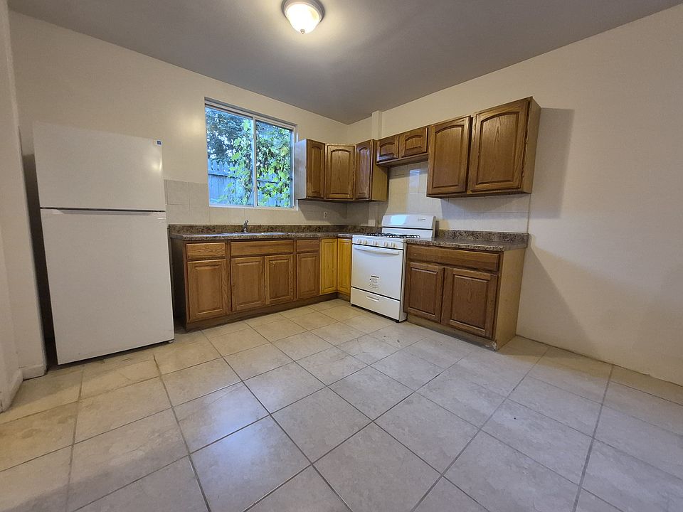 1st image of 2814 W 35th St #3A