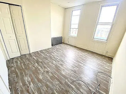 160 Woodward Ave #2R — Photo 1