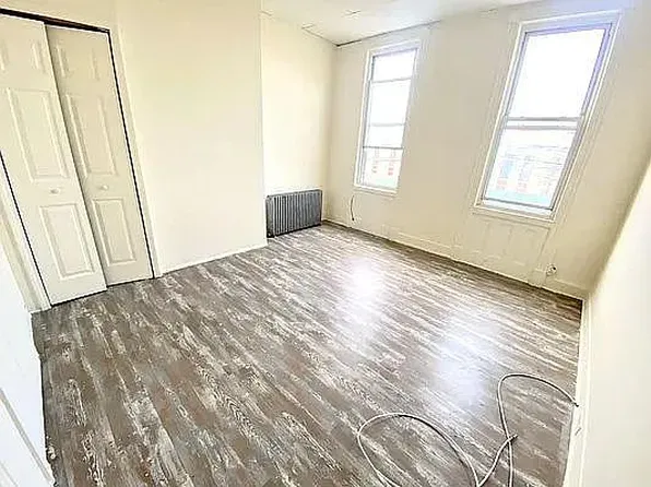 160 Woodward Ave APT 2R, Ridgewood, NY 11385