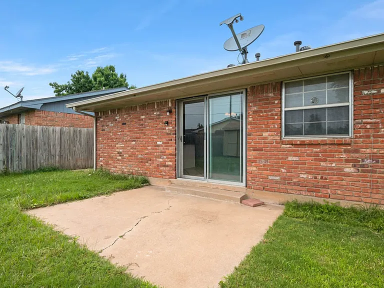 220 E Beech Ave — Photo 22