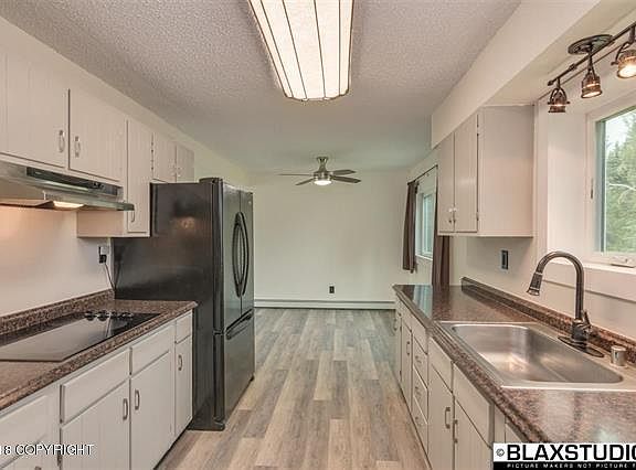 2nd image of 230 Glacier Ave