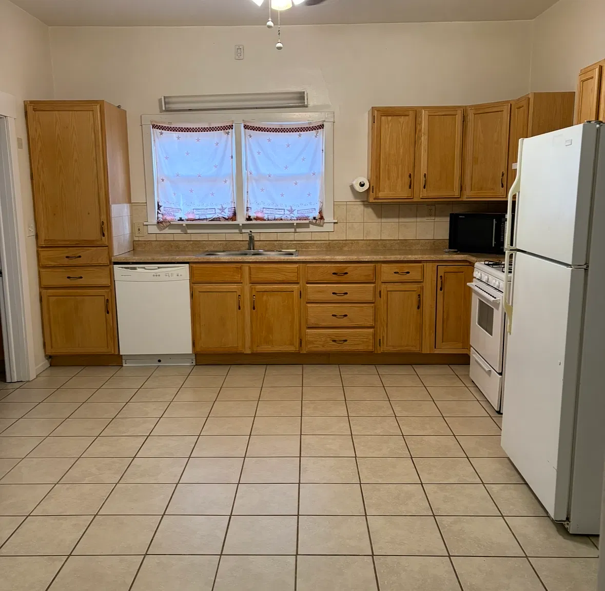 1 bed, 1082 sqft, $925 — Photo 2