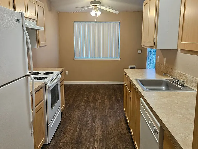 Vista Pointe Apartments in South Salem Oregon Comfortable Living Near Shopping and I5 — Photo 8