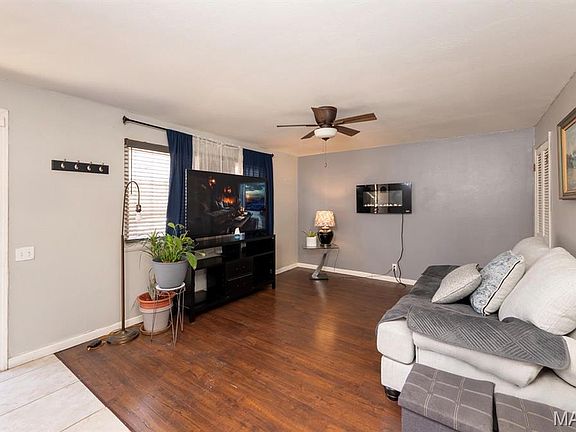 5th image of 10257 Dacey Ct