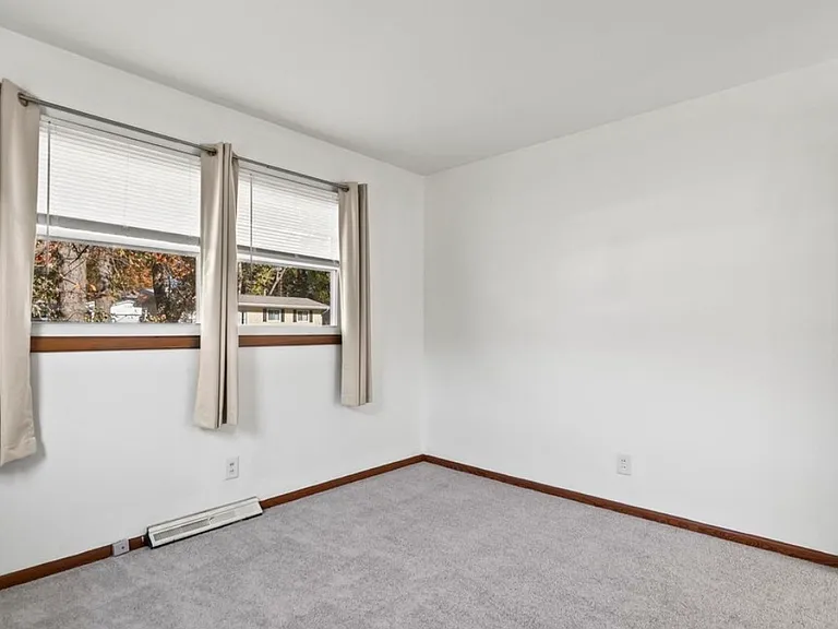2054 Brentwood Dr — Photo 22