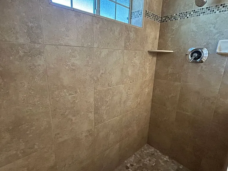 1661 Manzanita Ave — Photo 27