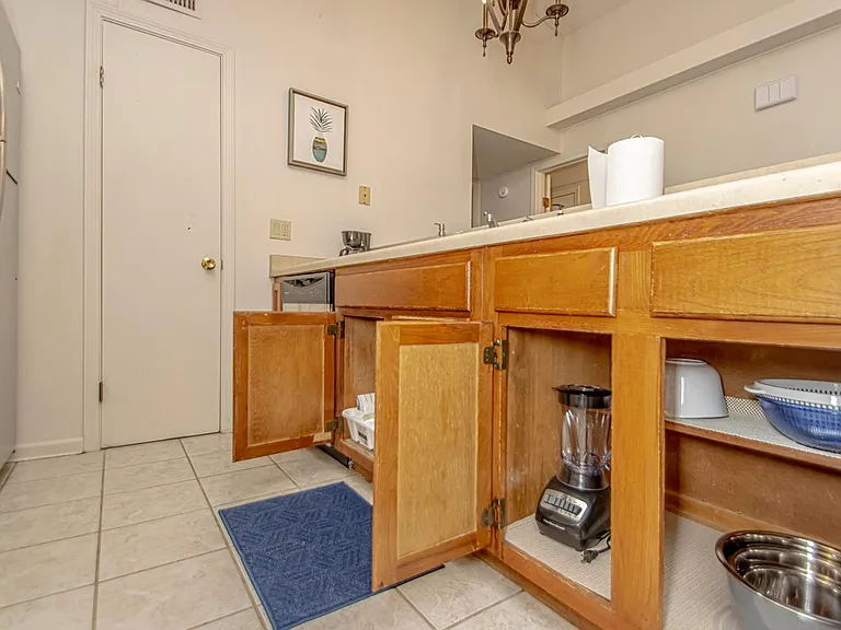 20 Woodhill Dr — Photo 16