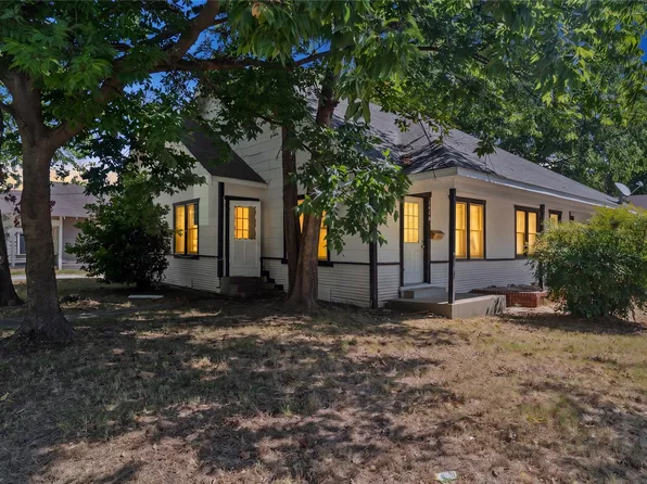 1406 Sycamore St, Commerce, TX 75428